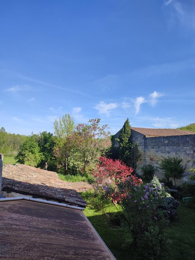 Celine Et Jose Apartment Cubzac-les-Ponts Exterior foto